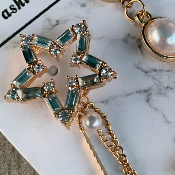 Earrings - Picture 6 of 7